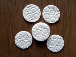 Discharge makeup cotton class 19